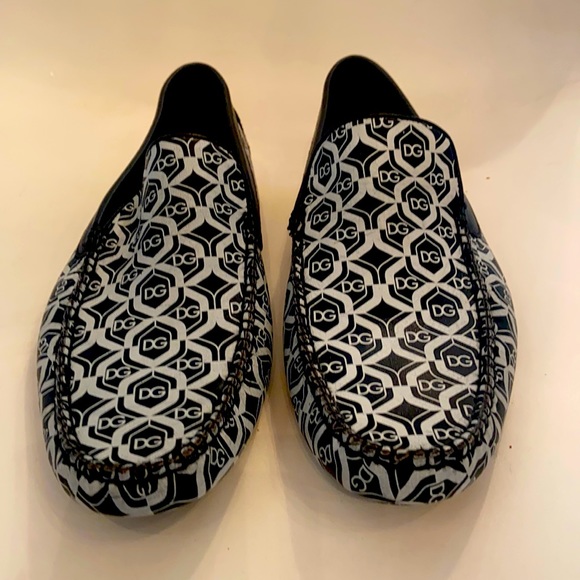 Black and Grey - Picture 1 of 3